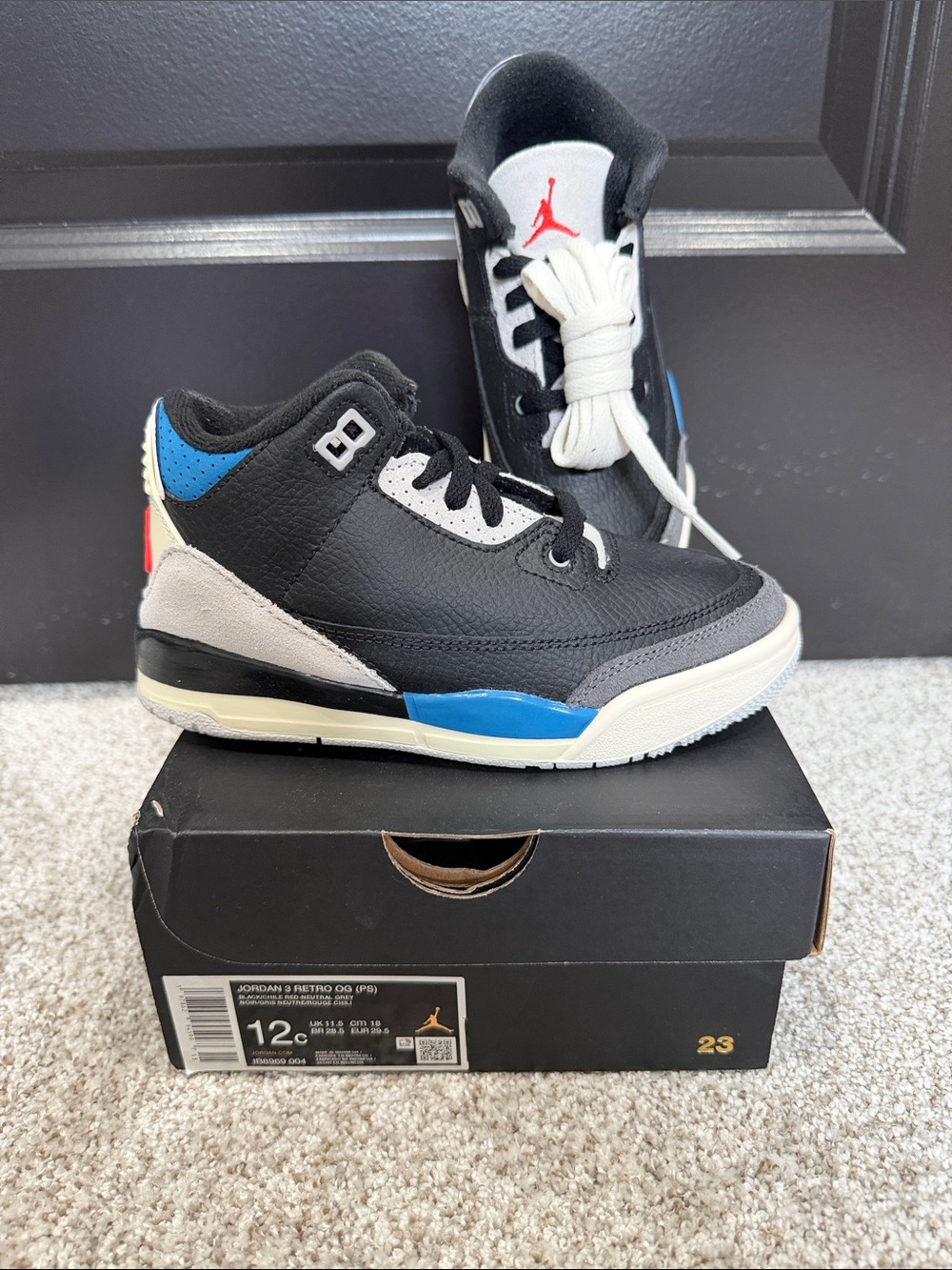 Jordan 3 retro OG black chili, red natural grey